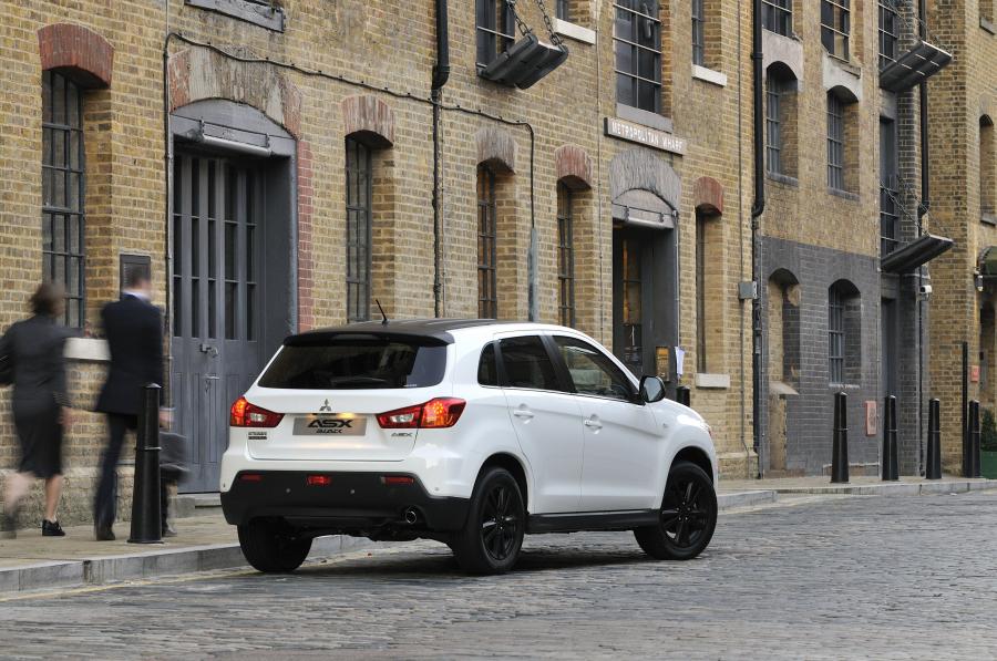 Mitsubishi ASX Black 2011 года  (UK) (фото 48 из 109)